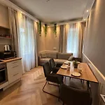 Book-a-room 31 *